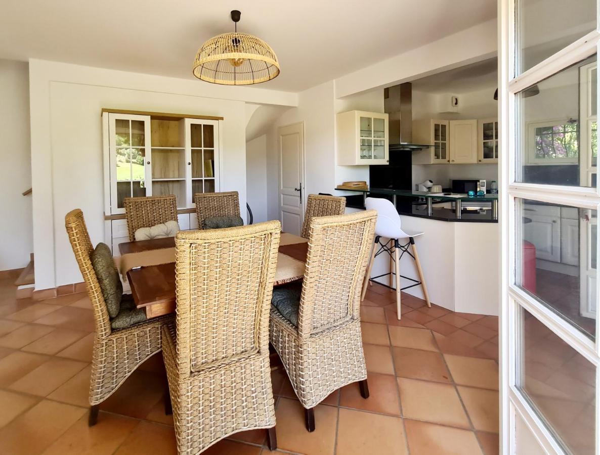 Superbe Villa-Domaine Avec Golf Piscine Et Tennis Saint-Cyr-sur-Mer Exterior foto